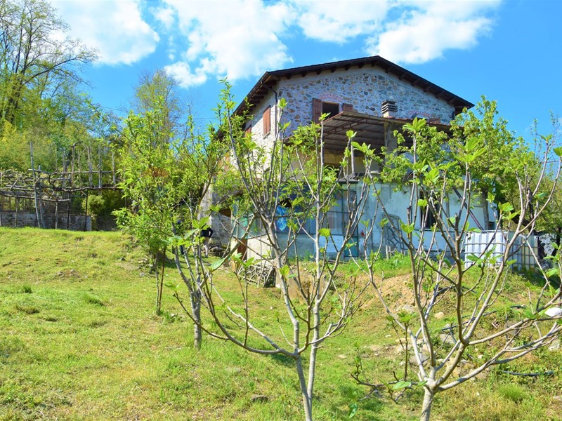 Casa Indipendente in Vendita a Mulazzo, 83'000&euro;, 185 m²