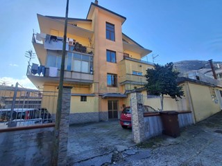 Appartamento in Vendita a Mercato San Severino, 180'000&euro;, 145 m²