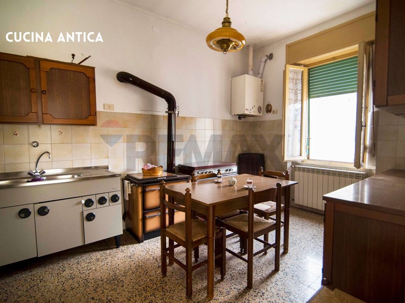 Quadrilocale in Vendita a Roccastrada, 58'000&euro;, 87 m²