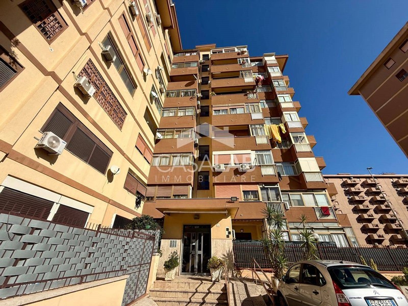 Quadrilocale in Vendita a Palermo, 79'000&euro;, 124 m²
