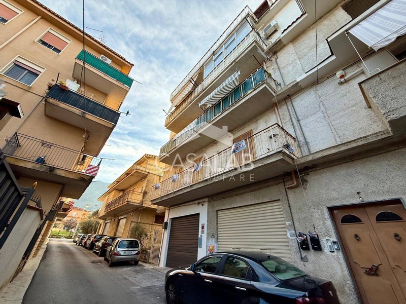 Quadrilocale in Vendita a Carini, 108'000&euro;, 123 m²