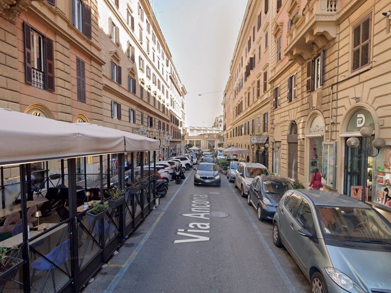 Negozio in Affitto a Roma, 1'450&euro;, 30 m²