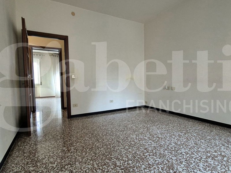 Bilocale in Vendita a Piacenza, 67'000&euro;, 84 m², arredato