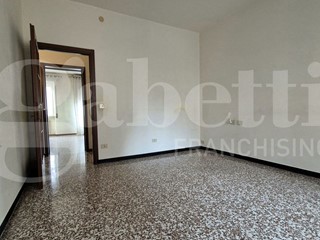 Bilocale in Vendita a Piacenza, 67'000&euro;, 84 m², arredato
