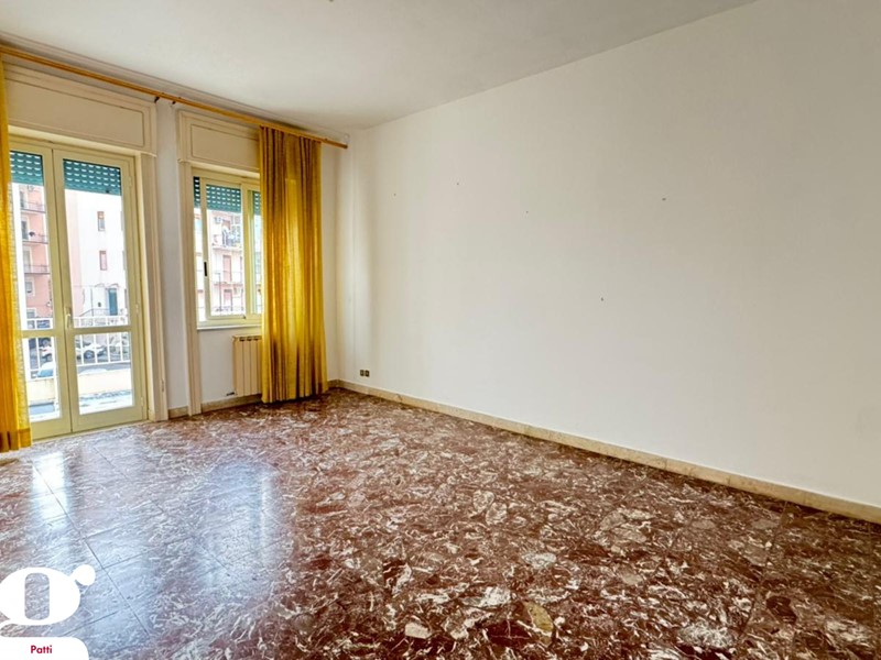 Appartamento in Affitto a Patti, 550&euro;, 180 m², con Box