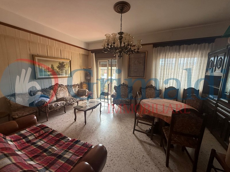 Appartamento in Vendita a Messina, 95'000&euro;, 137 m²