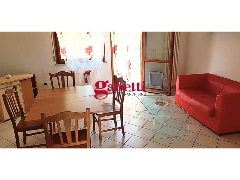 Trilocale in Vendita a Riccione, 270'000&euro;, 118 m², con Box