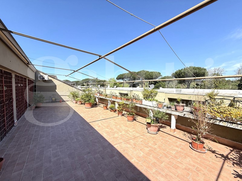 Quadrilocale in Vendita a Roma, 390'000&euro;, 162 m²