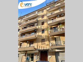Appartamento in Vendita a Palermo, 270'000&euro;, 200 m²