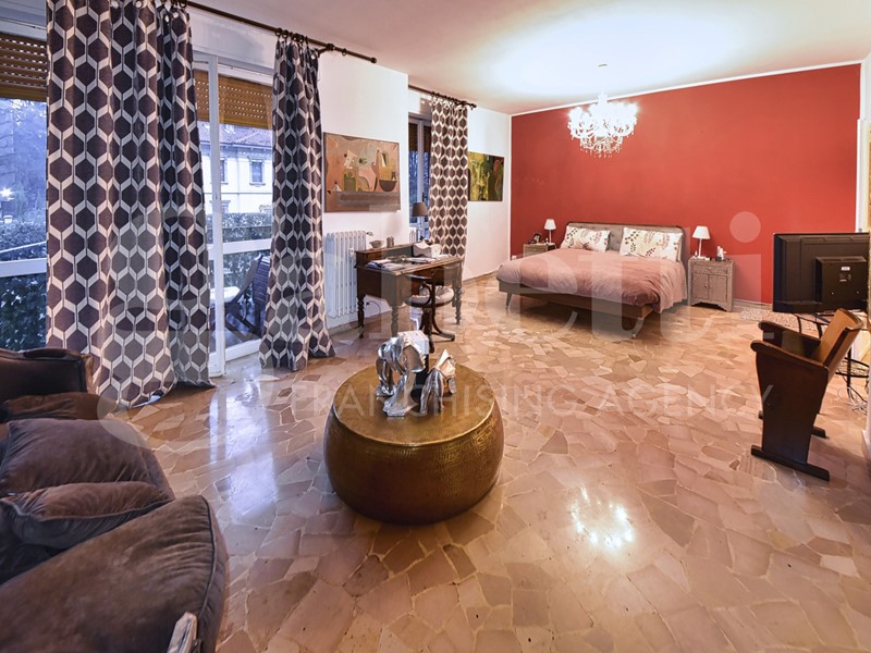 Trilocale in Vendita a Monza, 275'000&euro;, 124 m², con Box