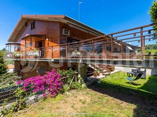 Trilocale in Vendita a Roma, 370'000&euro;, 113 m²