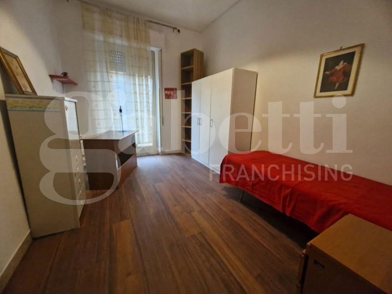 Appartamento in Vendita a Palermo, 209'000&euro;, 150 m², arredato