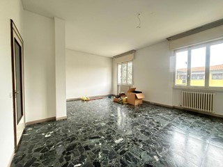 Trilocale in Vendita a Chiari, 185'000&euro;, 130 m², con Box