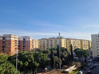 Quadrilocale in Vendita a Roma, zona Tuscolano, 315'000&euro;, 110 m²