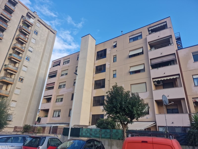 Quadrilocale in Vendita a Terni, 110'000&euro;, 90 m², con Box