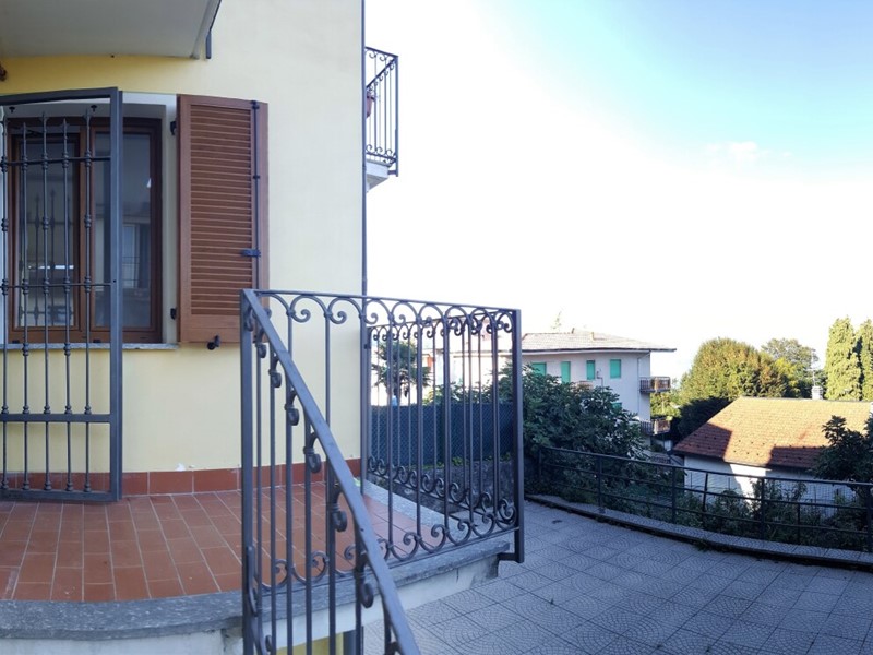 Quadrilocale in Vendita a Arona, 120'000&euro;, 95 m²