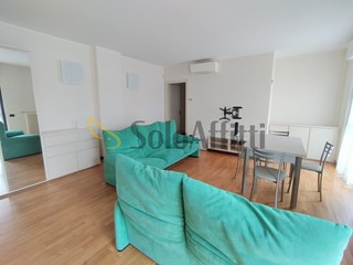 Trilocale in Affitto a Lecco, zona Centro, 1'300&euro;, 106 m², arredato, con Box