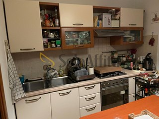 Quadrilocale in Affitto a Torino, zona San Donato, 700&euro;, 95 m², arredato, con Box