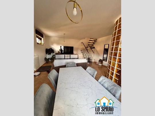 Trilocale in Vendita a Palermo, 135'000&euro;, 135 m²