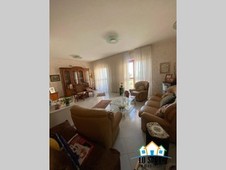 Trilocale in Vendita a Alcamo, 160'000&euro;, 170 m²