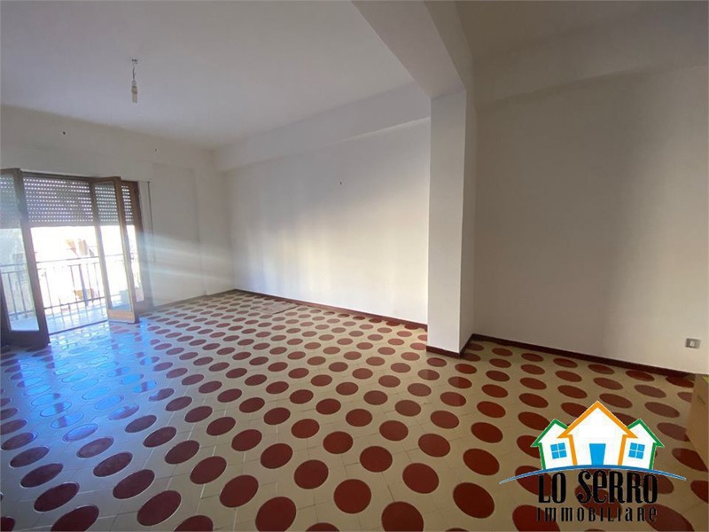 Quadrilocale in Vendita a Alcamo, 140'000&euro;, 140 m²