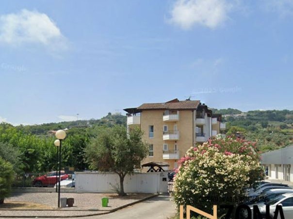 Trilocale in Vendita a Tortoreto, 84'000&euro;, 103 m²