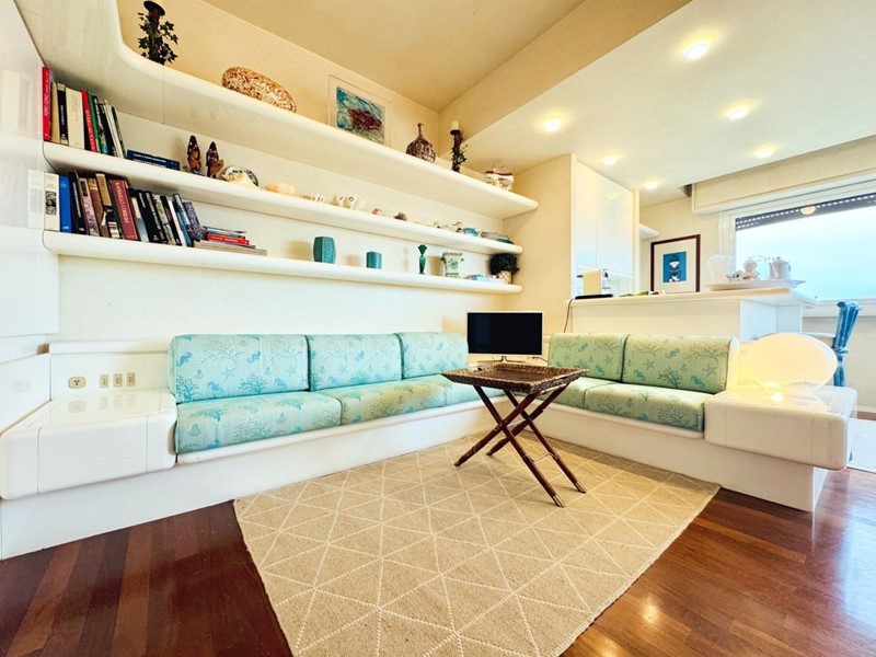 Quadrilocale in Affitto a Camaiore, zona Lido di Camaiore, 2'800&euro;, 57 m², arredato