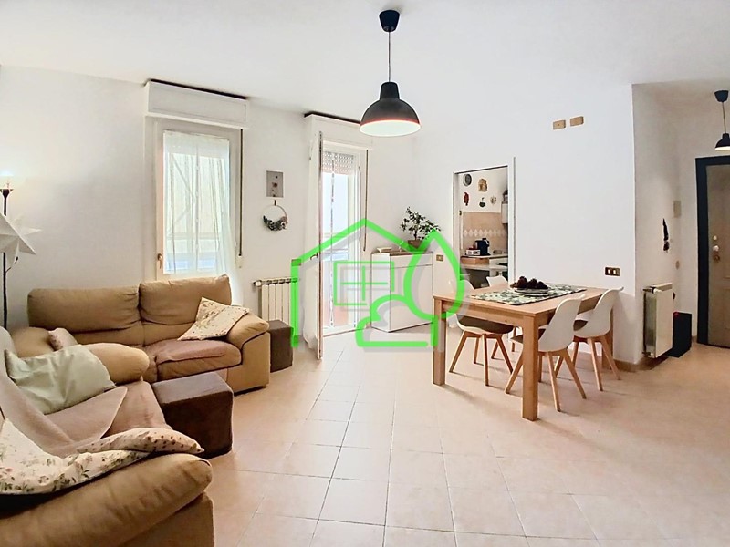 Appartamento in Vendita a Viareggio, 280'000&euro;, 114 m²