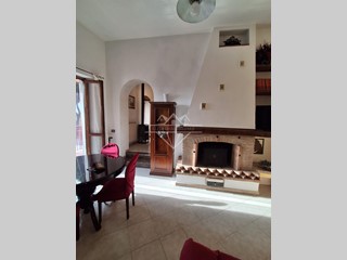 Appartamento in Affitto a Carrara, 750&euro;, 100 m², arredato
