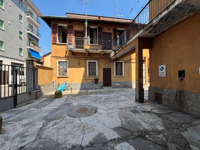 Trilocale in Vendita a Cormano, 48'000&euro;, 68 m²