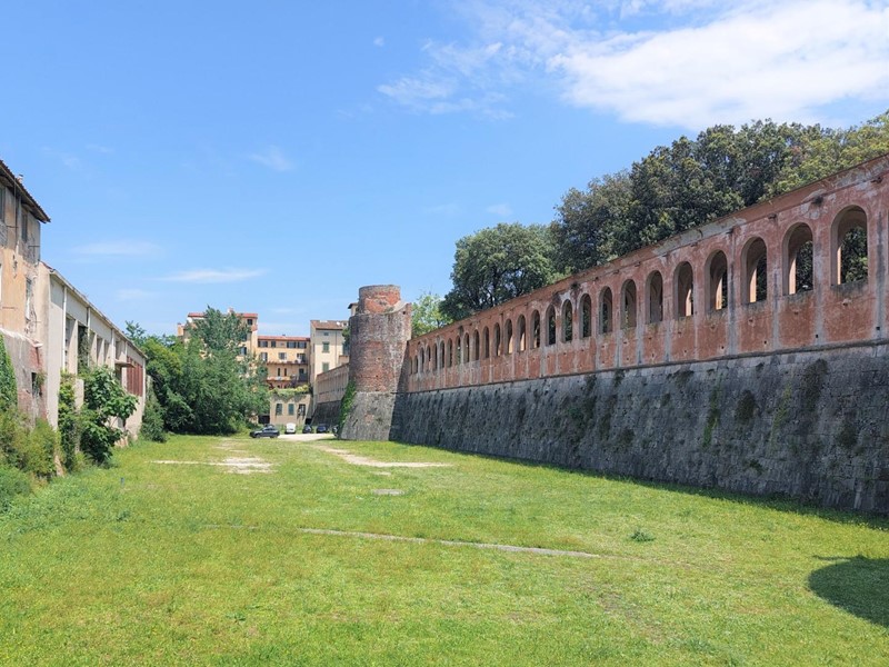 Appartamento in Vendita a Pisa, 450'000&euro;, 187 m², arredato, con Box