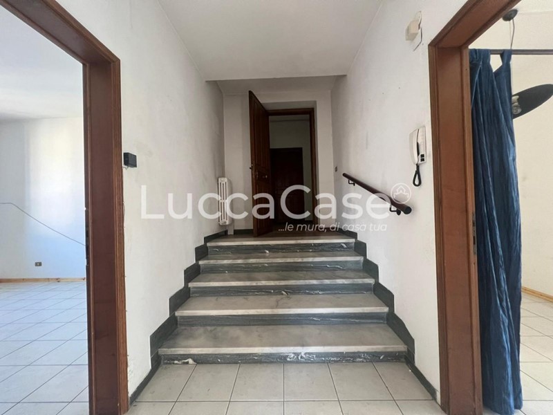 Quadrilocale in Vendita a Lucca, zona Arancio, 165'000&euro;, 87 m²