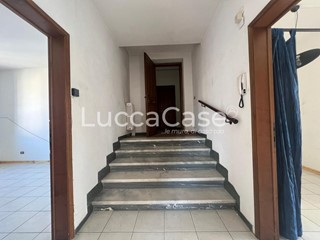 Quadrilocale in Vendita a Lucca, zona Arancio, 165'000&euro;, 87 m²