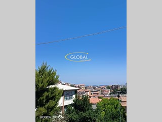 Quadrilocale in Vendita a Ancona, 300'000&euro;, 120 m²
