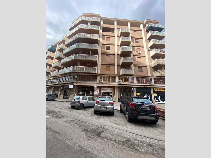 Appartamento in Affitto a Palermo, 800&euro;, 120 m²