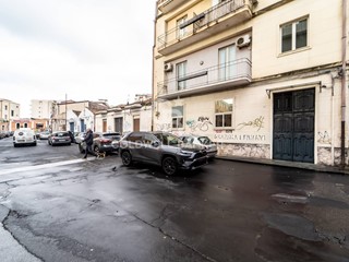Appartamento in Vendita a Catania, 205'000&euro;, 160 m²