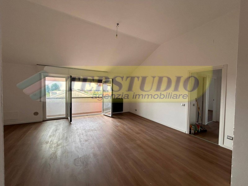 Trilocale in Vendita a Suisio, 143'000&euro;, 100 m²