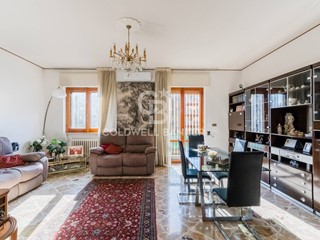 Quadrilocale in Vendita a Bari, 135'000&euro;, 140 m²