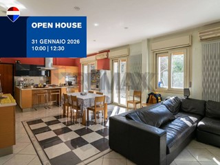 Appartamento in Vendita a Messina, 250'000&euro;, 150 m²