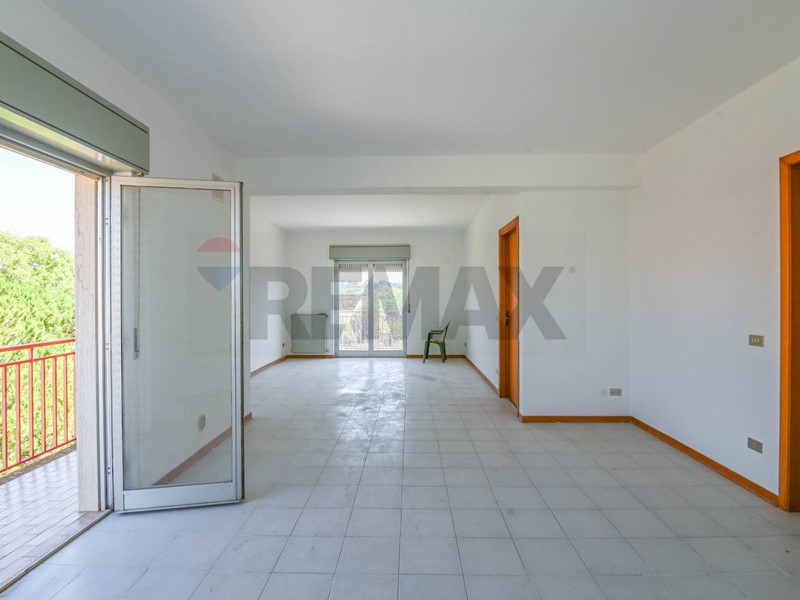 Quadrilocale in Vendita a Caltagirone, 75'000&euro;, 142 m²