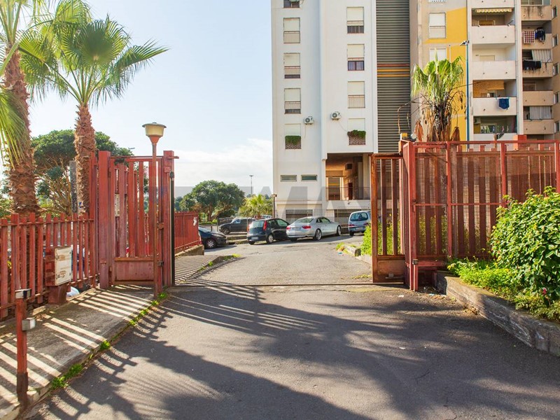 Bilocale in Vendita a Catania, 119'000&euro;, 120 m²