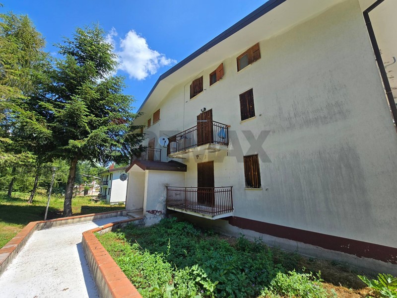 Trilocale in Vendita a Pizzoferrato, 65'000&euro;, 65 m², con Box