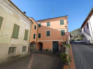 Quadrilocale in Vendita a Stellanello, 99'000&euro;, 72 m²