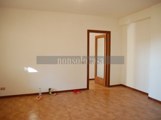 Trilocale in Affitto a Perugia, zona Ponte San Giovanni, 580&euro;, 80 m², con Box