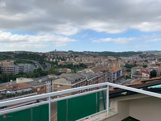 Trilocale in Vendita a Ancona, zona BORGORODI, 140'000&euro;, 80 m², arredato