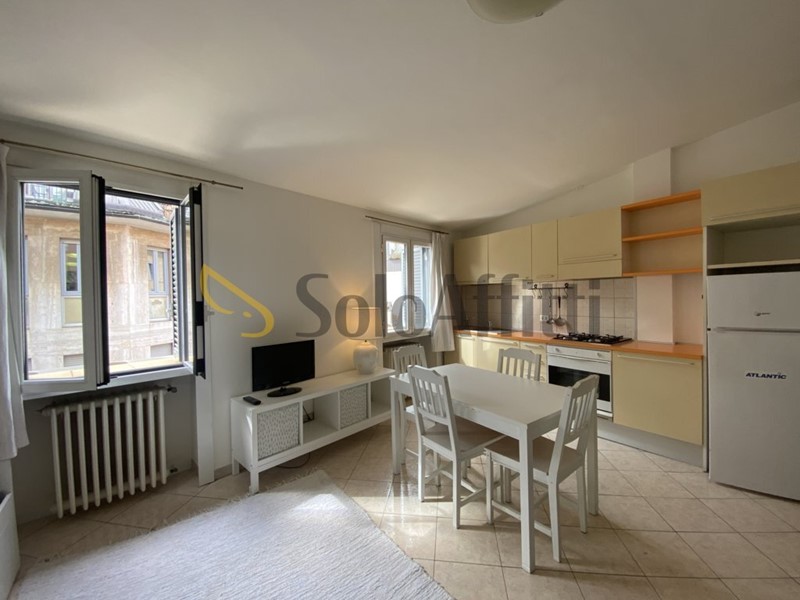 Monolocale in Affitto a Milano, zona Centro, 1'080&euro;, 35 m², arredato