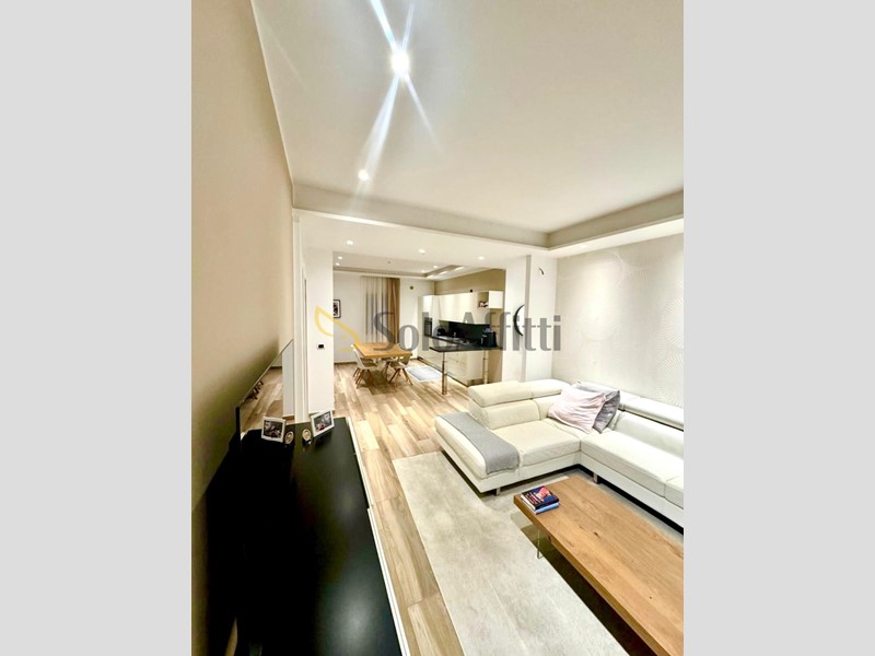 Trilocale in Affitto a Bari, zona LibertÃ, 980&euro;, 90 m², arredato