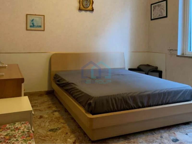 Trilocale in Vendita a Savona, 125'000&euro;, 68 m²