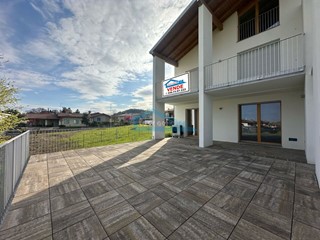 Quadrilocale in Vendita a Rovato, 385'000&euro;, 189 m², con Box