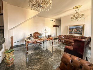 Quadrilocale in Vendita a Castiglione del Lago, 279'000&euro;, 143 m²